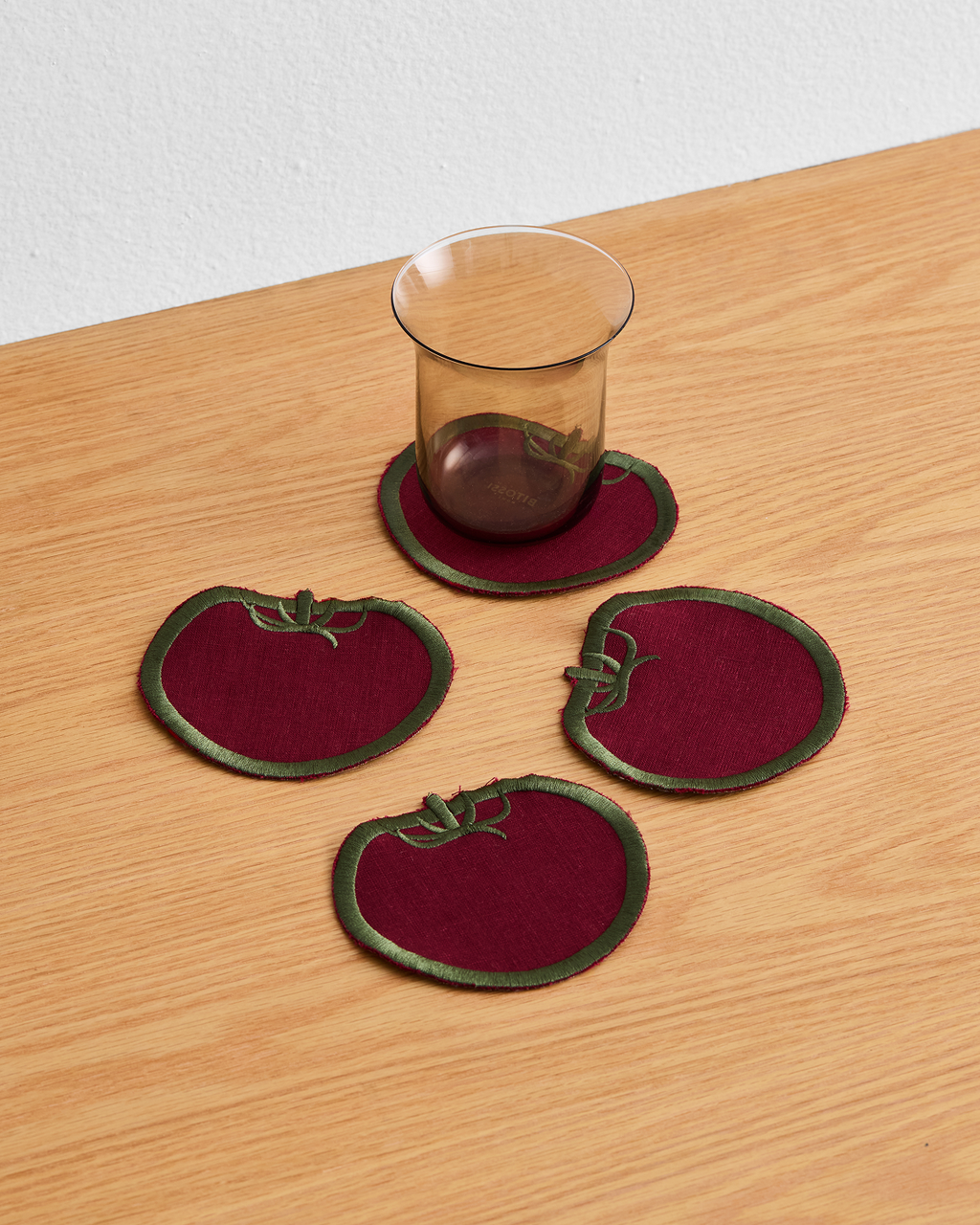 Les Fruits Tomate Table Bundle
