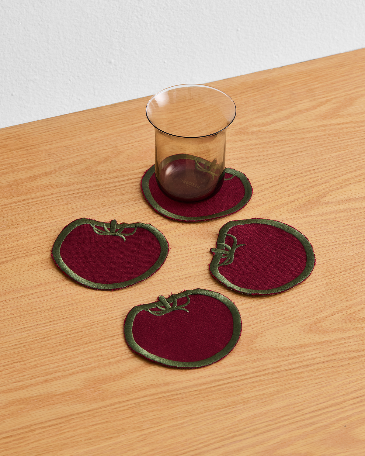 Les Fruits Tomate Table Bundle