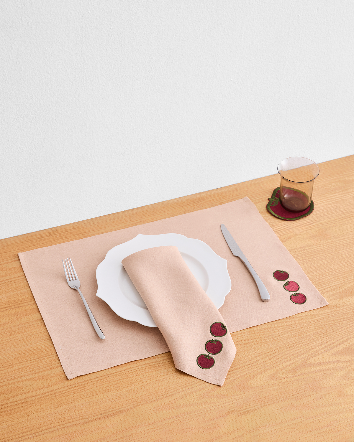 Les Fruits Tomate Table Bundle