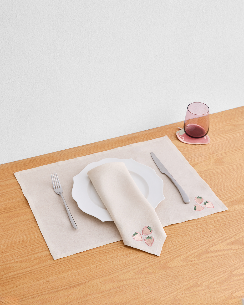 Les Fruits Fraise Table Bundle